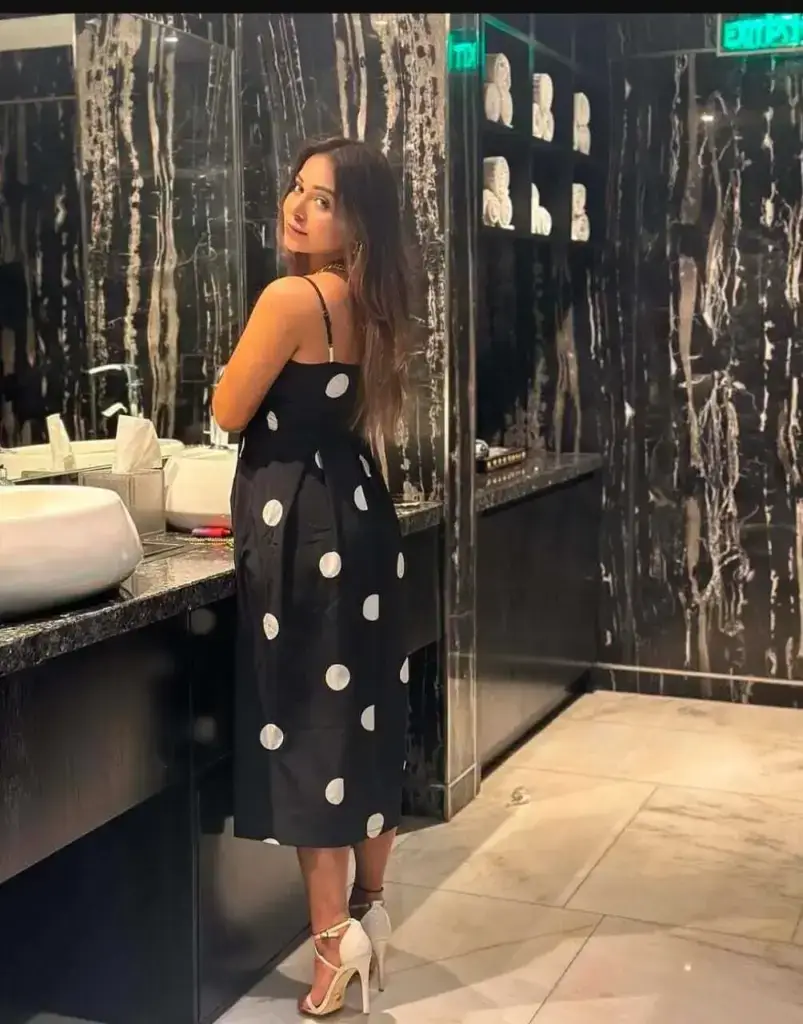Dubai call girl Saba enjoying premium nightlife and fine dining