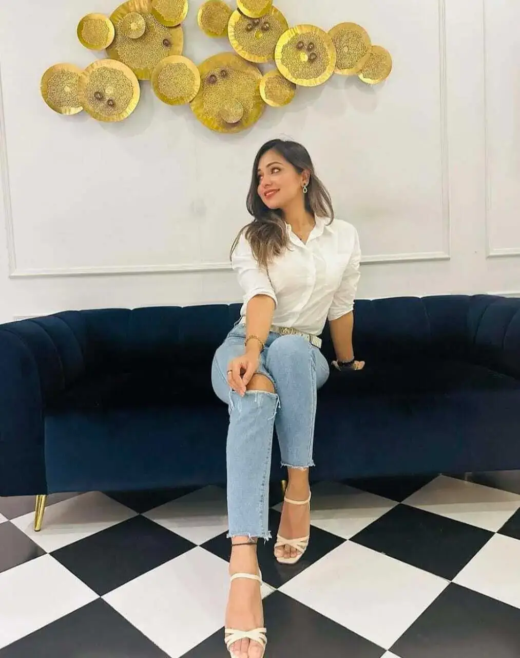 Elite dating with the stunning Dubai call girl Saba